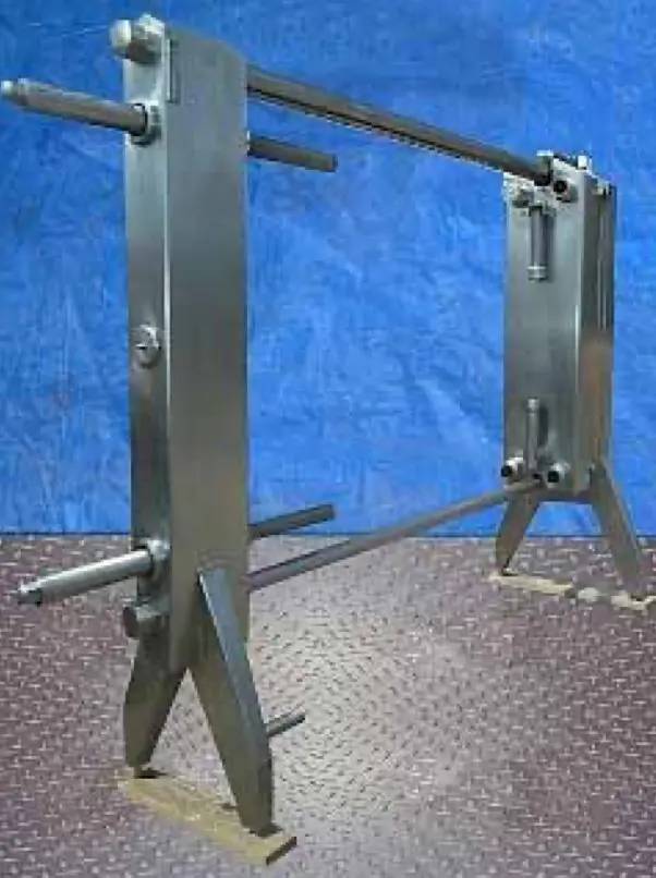 1198 sq.ft., APV, R51, Plate Heat Exchanger, (238) Diagonal flow plates, 5000 GPH, (2) Dividers, 23 gallons - Image 5