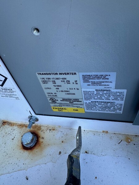 250 HP Toshiba, HX7+C426KCB, VFD drives, 460 VAC Input, 0-90 Hz output, w/circuit breaker (4 available) - Image 2