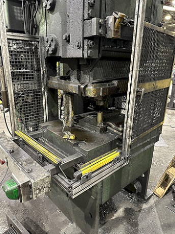 120 Ton, Clearing Niagara #E-110, OBS gap frame press, 6" stroke, 17.5" Shut Height, motorized adjustment - Image 5