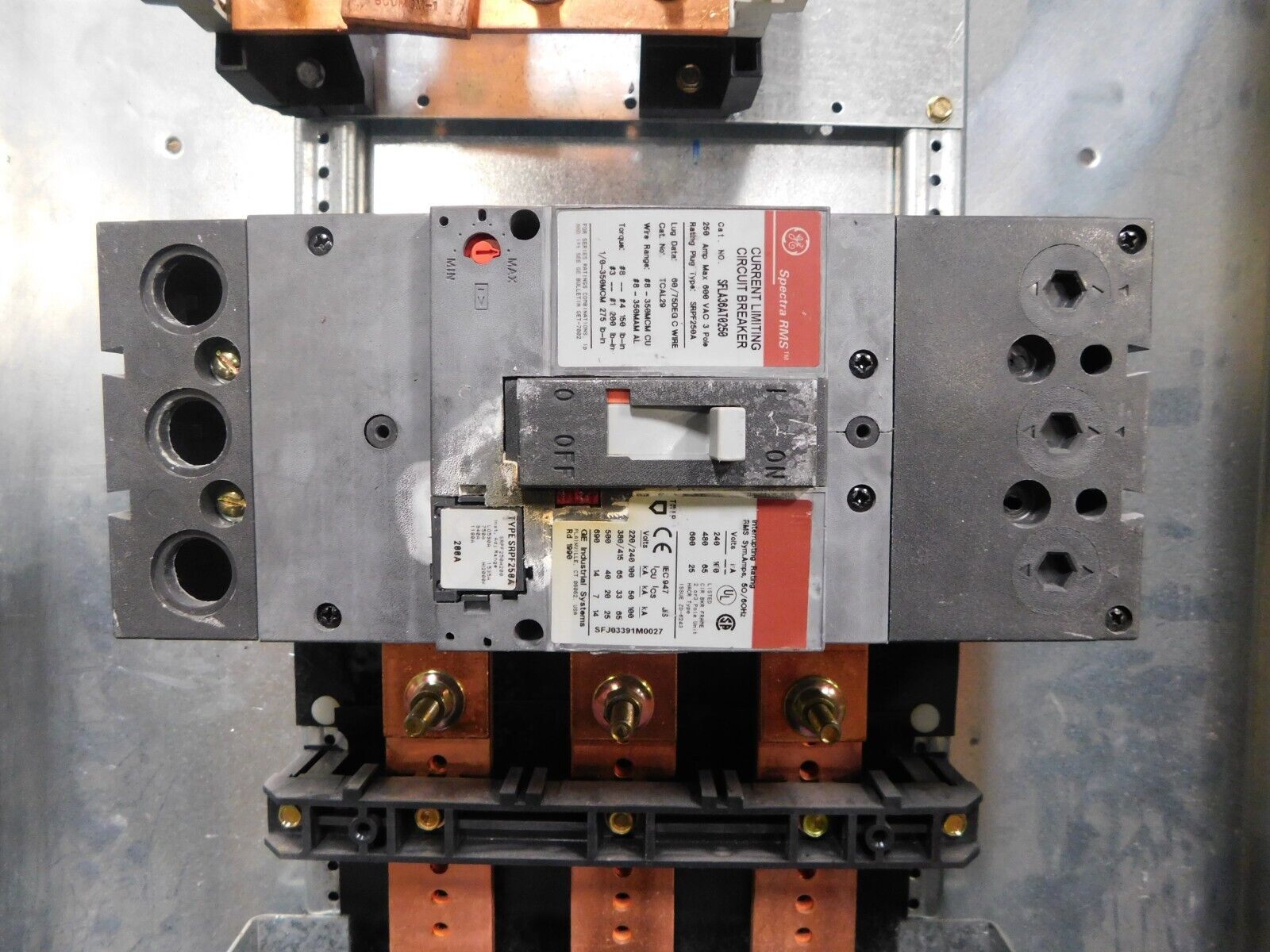 400 Amp. General Electric, ADF3364MBX Spectra A-Series, panelboard, 277/480 Volts, 4 wire - Image 10