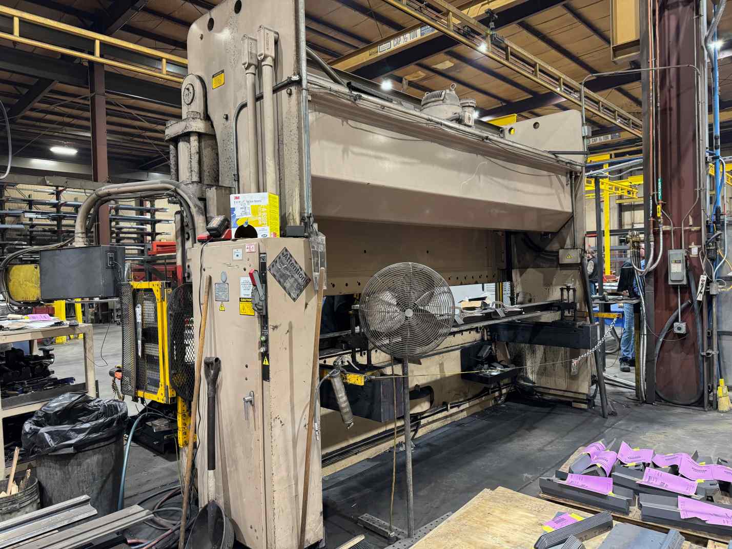 230 Ton, Cincinnati #230-FMII, CNC Press Brake, Touch Screen Control, 12' overall, 10' 6-3/4" between housing - Image 6