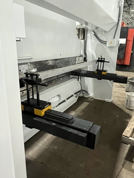 175 Ton, Cincinnati #175AF10 Autoform, CNC hydraulic press brake, 12' overall, 126-1/2" between housing - Image 4