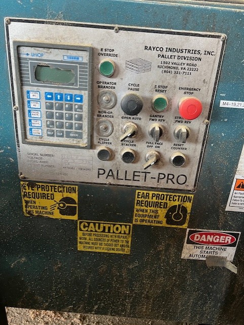 Rayco Pallet Pro Nailer, extra nail guns included, runs well - Image 7