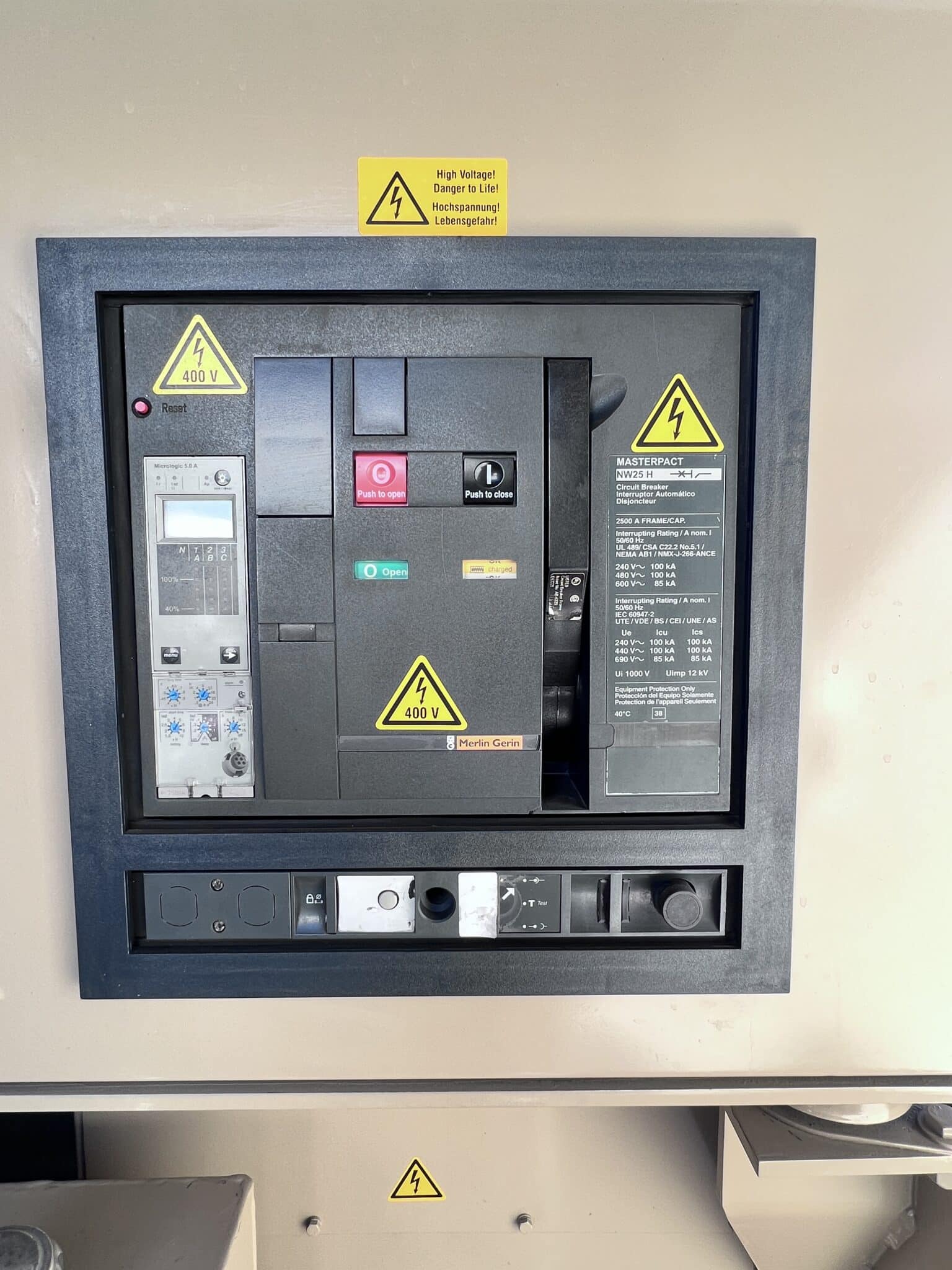 1000 KW Cummins #QST30-G5, diesel generator, sound attenuated enclosure, 277/480 Volts, 20' ISO container - Image 5