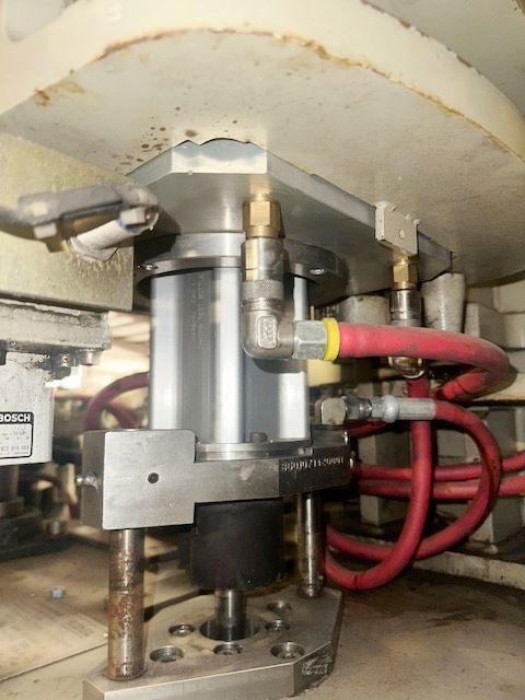Sidel #SB01, PET preform fed blow molder, single head design, reconditioned 2023 - Image 10