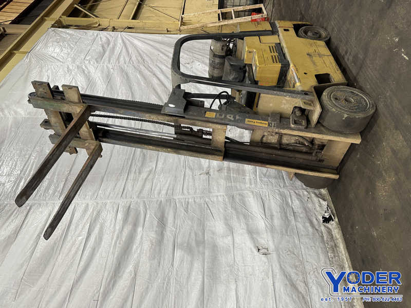 8000 lb. Caterpillar #T80D, LPG forklift, 123" lift height, side shift, roll cage, 4 cylinder engine - Image 2