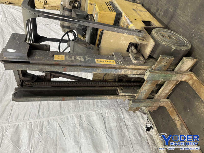8000 lb. Caterpillar #T80D, LPG forklift, 123" lift height, side shift, roll cage, 4 cylinder engine - Image 4