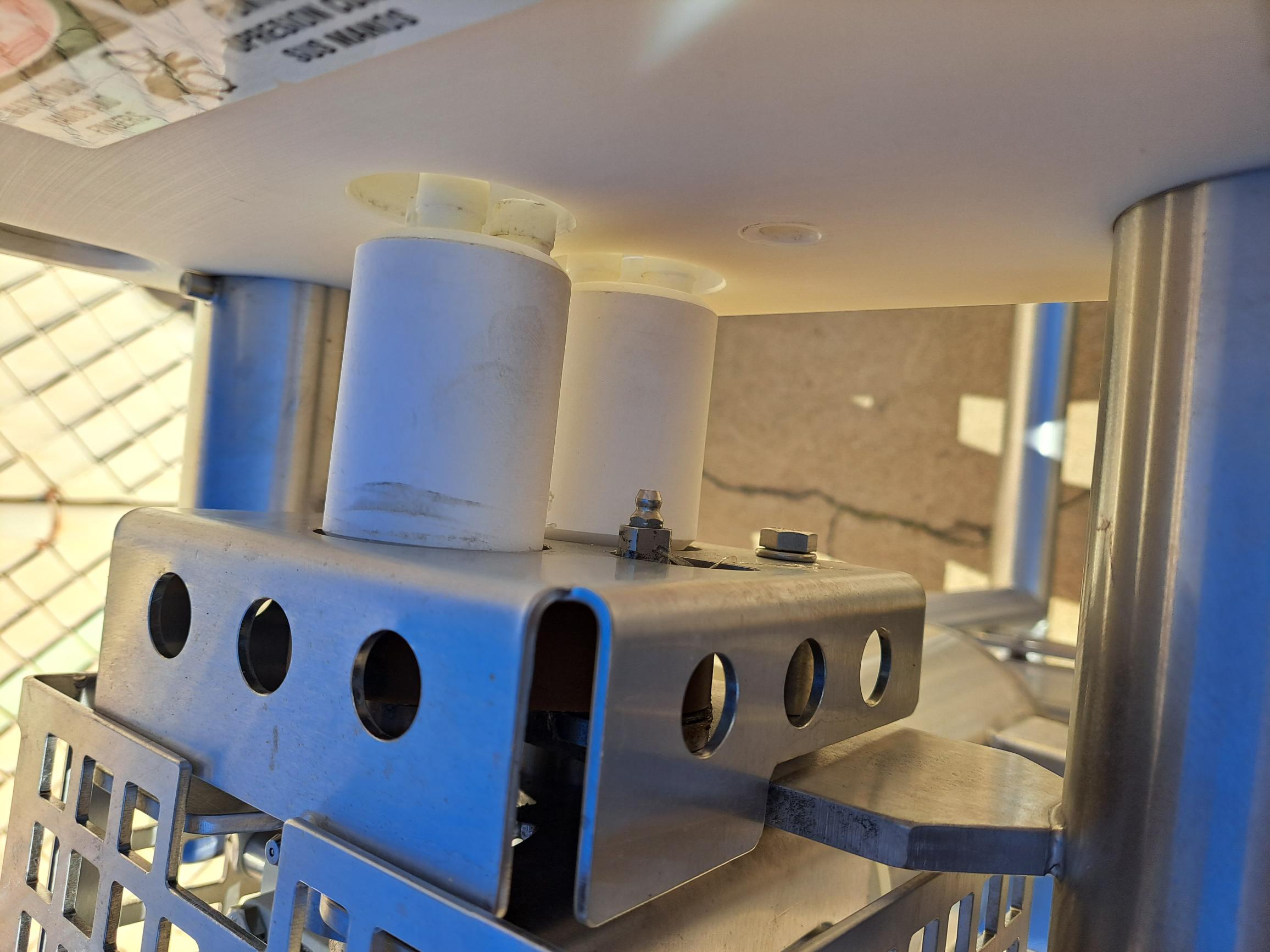 Quantom #QTGA-1000, granular ingredient applicator, multiple dispenser shafts available to apply most products - Image 8