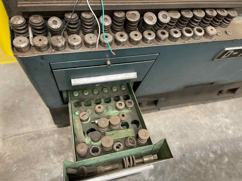 30 Ton, Amada #D-750, Duplicator Punch, 1" / 25mm stroke length, 6-5/8" shut height, 2 HP, 1979 - Image 7