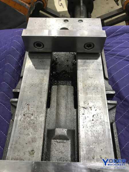 Kurt Anglock #D675, 6" vise, 7-1/2" opening - Image 7