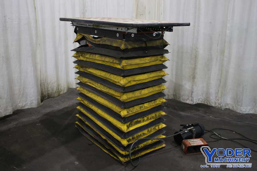 660 lb. Bishamon, #X30S, scissor lift table, hydraulic, 1/2 HP, 20" W x 40" L table, 2011 - Image 2