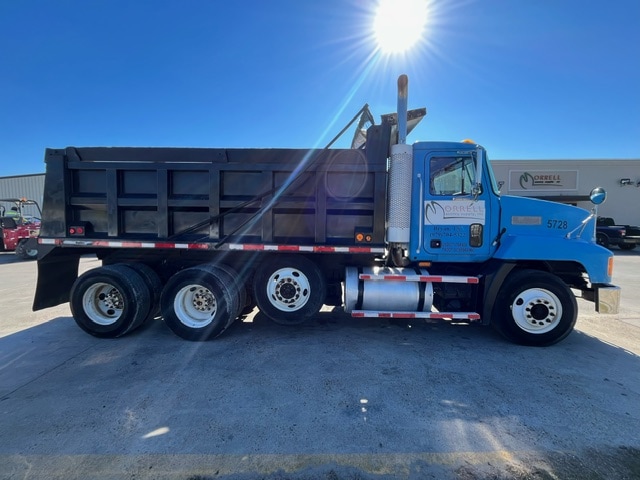 Mack #CH613, Dump Truck, diesel, 64 drivetrain, 27017 hours, 6x4 axles, 1997 - Image 6