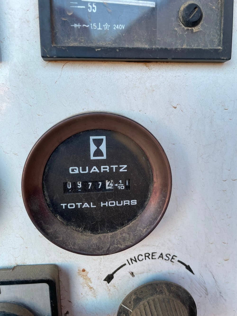 200 KW Caterpillar #3208, Stationary generator set, Diesel, 1800 RPM, 120/240 Volts, 977 hours, 1995 - Image 8