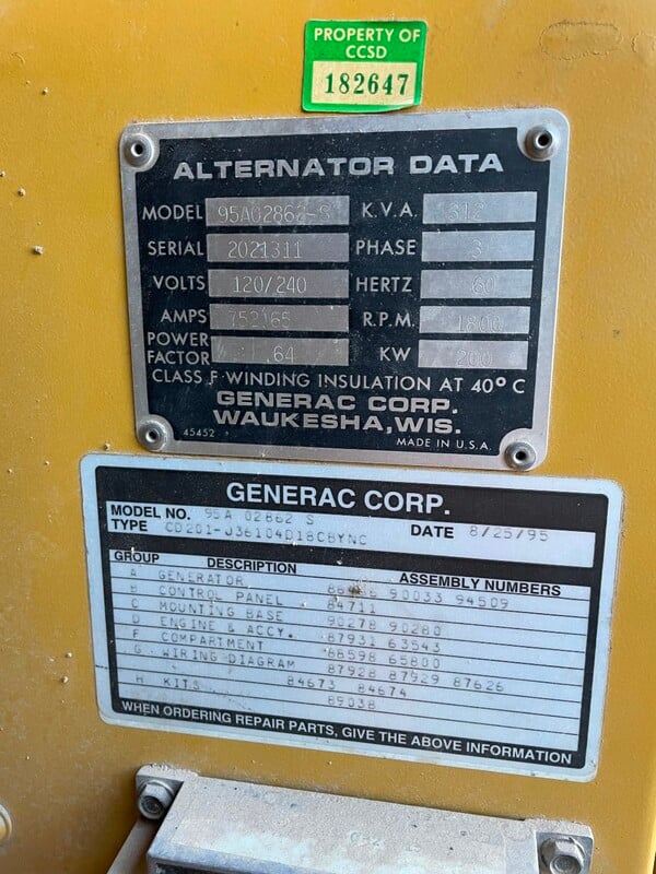 200 KW Caterpillar #3208, Stationary generator set, Diesel, 1800 RPM, 120/240 Volts, 977 hours, 1995 - Image 9