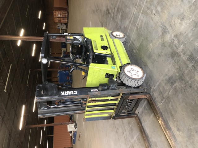 6000 lb. Clark LP Propane forklift, 60" forks, side shift, hard tire - Image 1