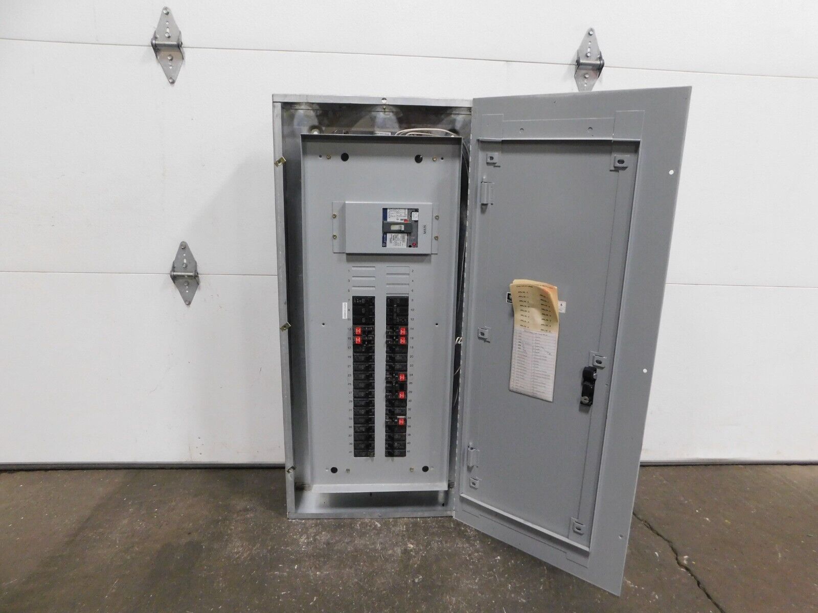 225 Amp. General Electric, Spectra A-Series, panelboard, 4-wire, 120/208Y Volts - Image 3