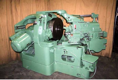 Gleason #22, Hypoid gear generator finisher, 22" gear diameter, 4" face width, 11" cone diameter - Image 1