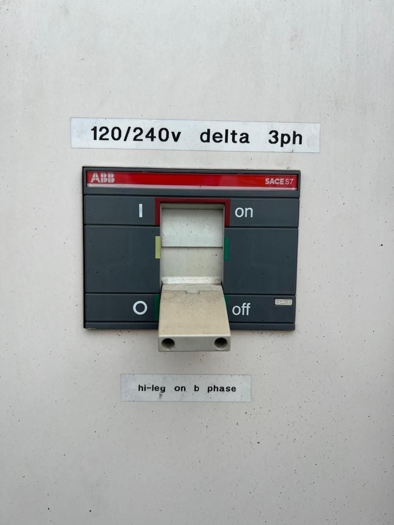 420 KW Broadcrown #ACBCJD440S, trailer-mounted, Tier 2, sound attenuated enclosure, 240/480 Volts, 200 hours - Image 5