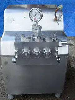 Waukesha Cherry-Burrell Stellar Series, high-pressure pump / homogenizer, 40 HP Brook motor, 1765 RPM, 575 - Image 3