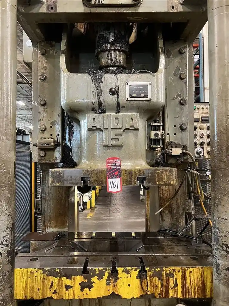 165 Ton, Aida #NC1-15, OBI press, 5.1" stroke, 13.77" Shut Height, 3.983"adj., 46.06"x23.62"table, 40-85 - Image 4