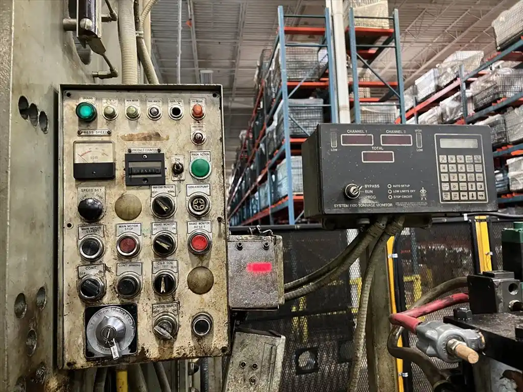 165 Ton, Aida #NC1-15, OBI press, 5.1" stroke, 13.77" Shut Height, 3.983"adj., 46.06"x23.62"table, 40-85 - Image 8