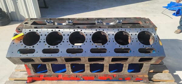 Caterpillar #350-1413, 3512C rebuilt engine block, S/N R1A00712 - Image 1