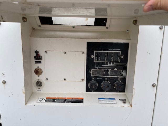 62 KW Multiquip #DCA70SSIU4F, trailer mounted, Tier 4F, 120/240/480 Volts, 8570 hours, 2016, $38k - Image 3