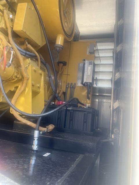 567 KW Caterpillar #LC7, stationary generator, prime duty, 480 Volts, 708 KVA, 1800 RPM, 2006 - Image 5