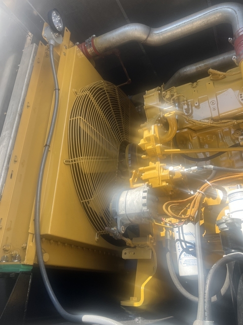 567 KW Caterpillar #LC7, stationary generator, prime duty, 480 Volts, 708 KVA, 1800 RPM, 2006 - Image 6