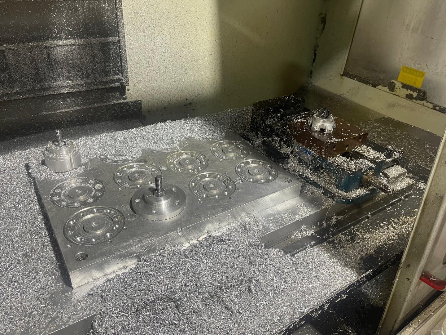 Haas #VF-5, CNC vertical machining center, 20 automatic tool changer, 50" X, 25" Y, 25" Z, 10000 RPM, #40, 30 - Image 4