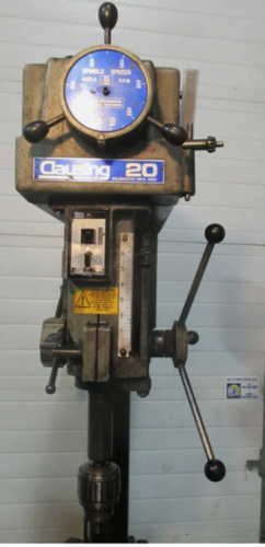 20" Clausing #2274, drill press,vari-speed, 1-1/2 HP, #3 MT, 18" Jacobs ball bearing chuck, 3 phase - Image 4