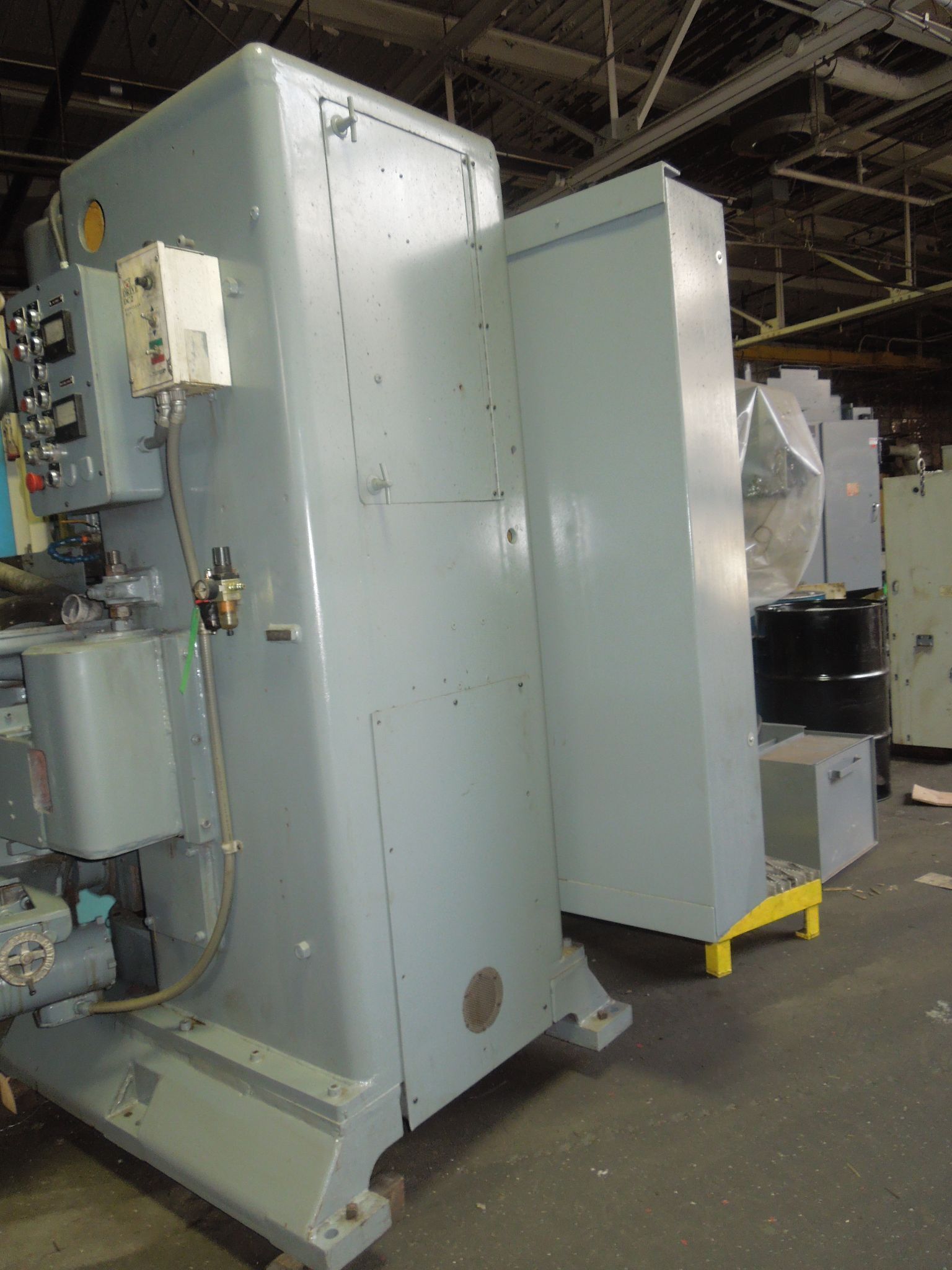 Besly #DV2 Disc Grinder, 18" Wheel, 20 HP Spindle Motors, 26" Rotary Carrier, Swing Arm Dresser, Micro Down - Image 5