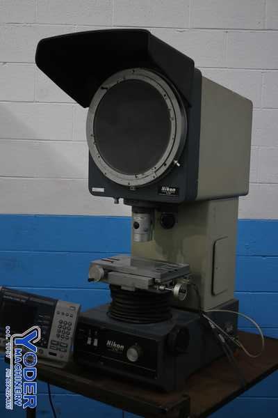 Nikon #V-12, comparator - Image 1