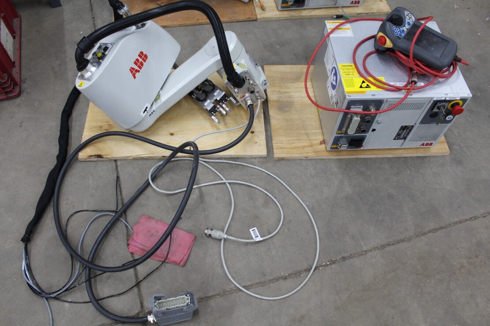 ABB, IRB 910SC-3/0.65, Robot W/ IRC5 Controller and Teach Pendant, 2019 - Image 1