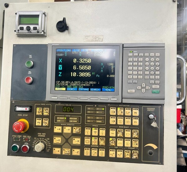 Akira-Seiki #Performa-V5AXP, CNC vertical machining center, Mitsubishi Control, 51.2" X, 21.3" Y, 22" Z - Image 2