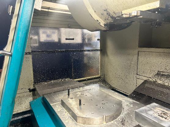 Akira-Seiki #Performa-V5AXP, CNC vertical machining center, Mitsubishi Control, 51.2" X, 21.3" Y, 22" Z - Image 5