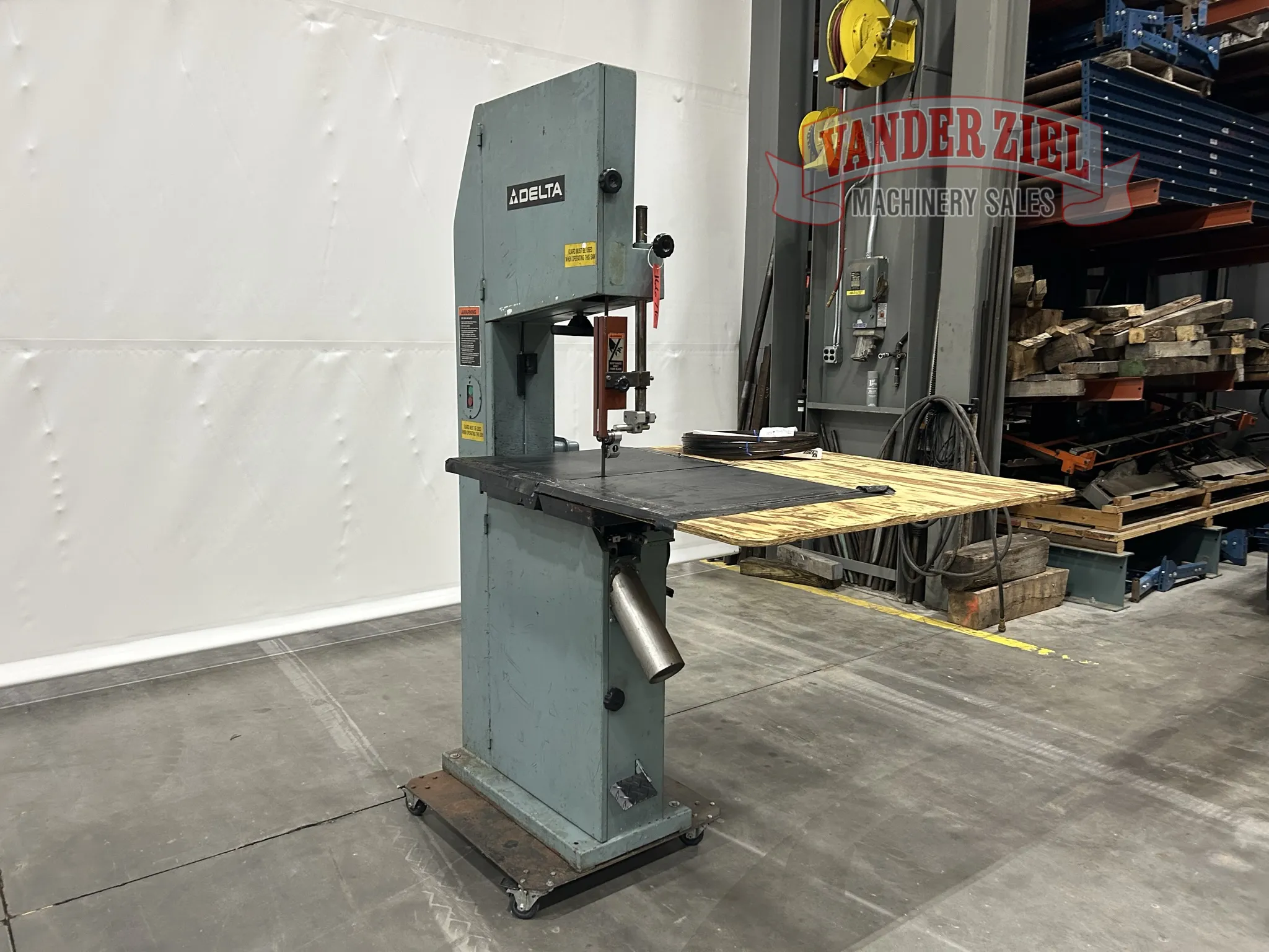 Delta, vertical saw, #16671 - Image 2