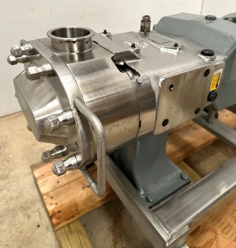 Waukesha Cherry-Burrell #130U2, rotary lobe, positive displacement pump, 3" Tri-calmp inlet/outlet - Image 9