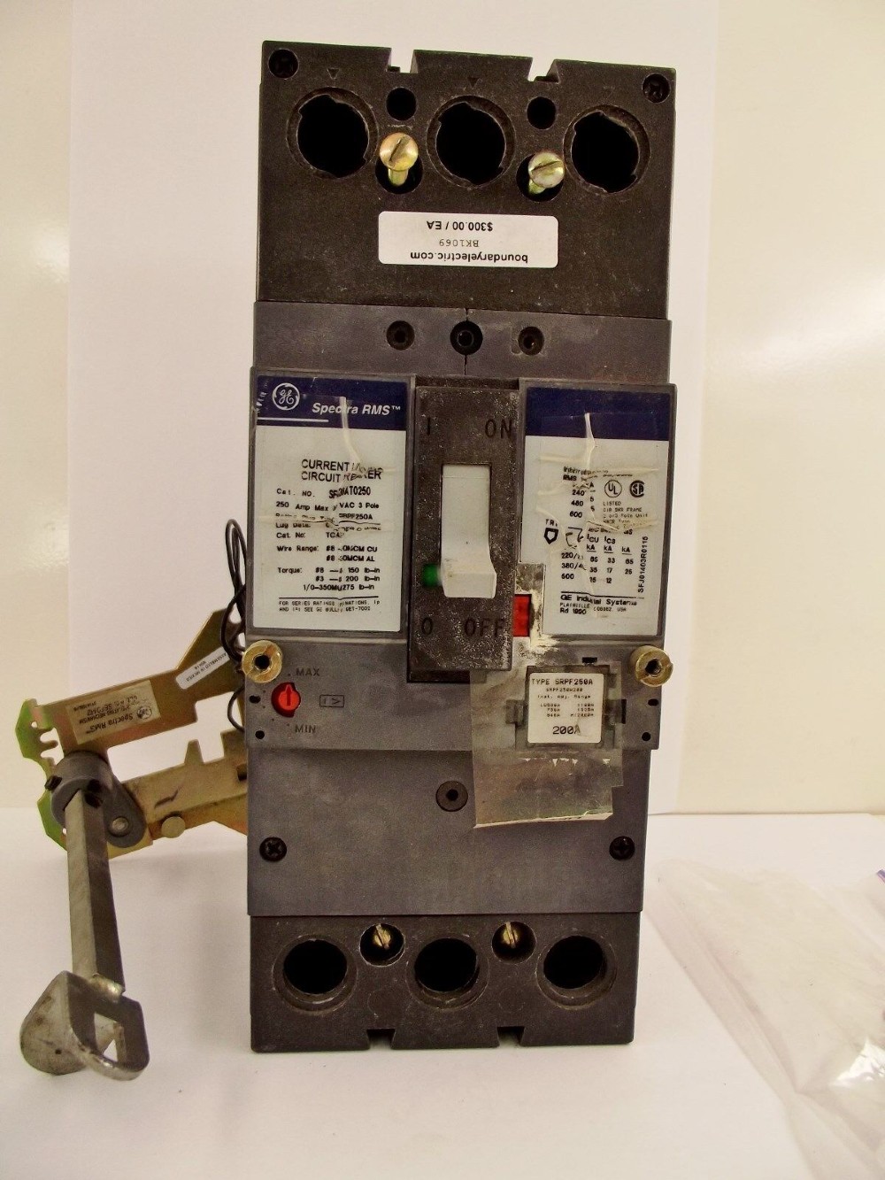 200 Amps, General Electric, SFHA36AT0250, W/SRPF250A plug molded case circuit breaker 3P Spectra RMS - Image 3