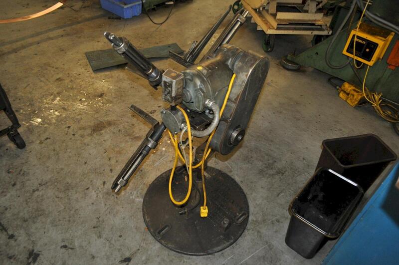 300 lb. Littell, motorized uncoiler, 8" mandrel, 30" outside dimensions, 12"-20" ID, 4-arm mandrel, 1 keeper - Image 3