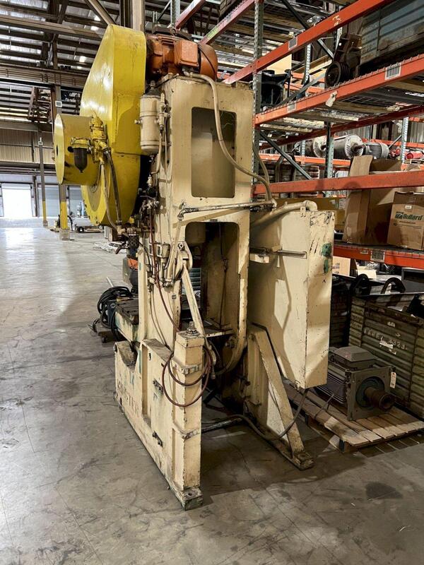 60 Ton, Minster #6, OBI press, 5" stroke, 15" Shut Height, 3" ram adj., 90 SPM, 32" x21" bed, air clutch & - Image 3
