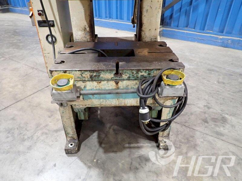 60 Ton, Minster #6, OBI press, 5" stroke, 15" Shut Height, 3" ram adj., 90 SPM, 32" x21" bed, air clutch & - Image 5