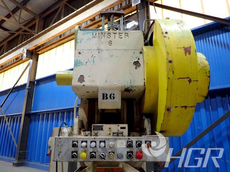 60 Ton, Minster #6, OBI press, 5" stroke, 15" Shut Height, 3" ram adj., 90 SPM, 32" x21" bed, air clutch & - Image 6