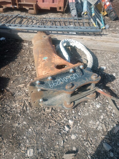Bobcat #E85, excavator, 66 HP, tail swing type conventional, 23.6' max reach @ ground level - Image 5