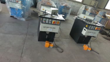 1/4" x 8" Ficom #QF28Y-6-200, Fixed Angle Notcher, Foot Pedal Control, Safety Finger Guards, (2) Quick Change - Image 1