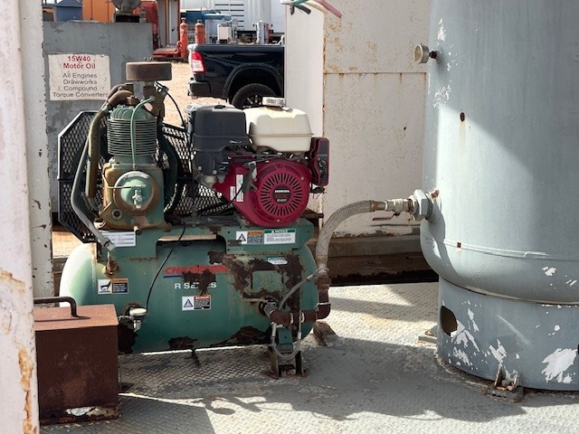 1140 KW Caterpillar #C32, petroleum power diesel generator set, 9500 hours, 1800 RPM, radiators - Image 9