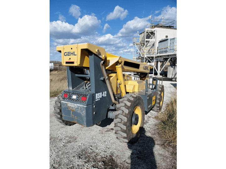 8000 lb. Gehl Company #RS8-42, telehandler lift, 42' lift height, low hours, 2015 - Image 2