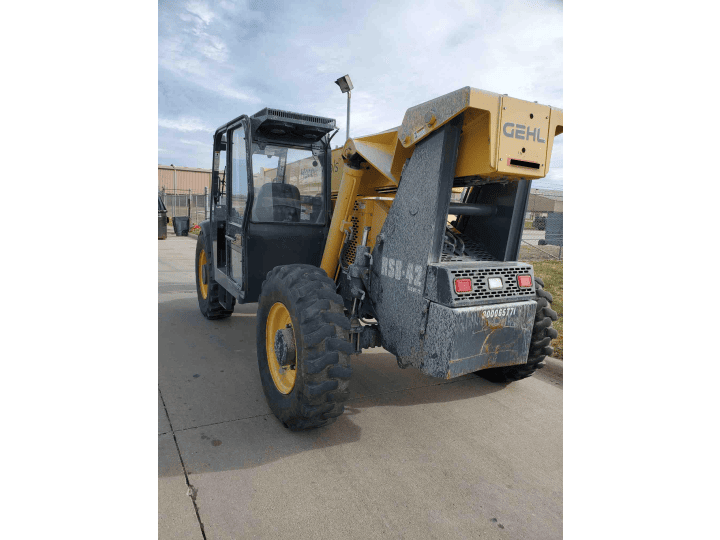 8000 lb. Gehl Company #RS8-42, telehandler lift, 42' lift height, low hours, 2015 - Image 5
