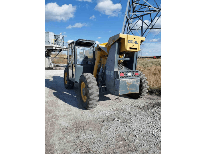 8000 lb. Gehl Company #RS8-42, telehandler lift, 42' lift height, low hours, 2015 - Image 8