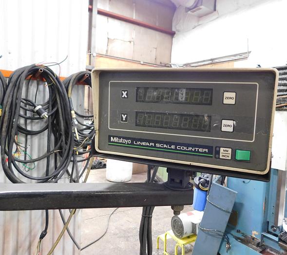 Supermax #YCM16VS, vertical mill, 9" x49" tbl., 3 HP, 16" X, 32" Y, 16" Z, R-8, 60-4200 RPM, Mitsutoyo 2-Axis - Image 4